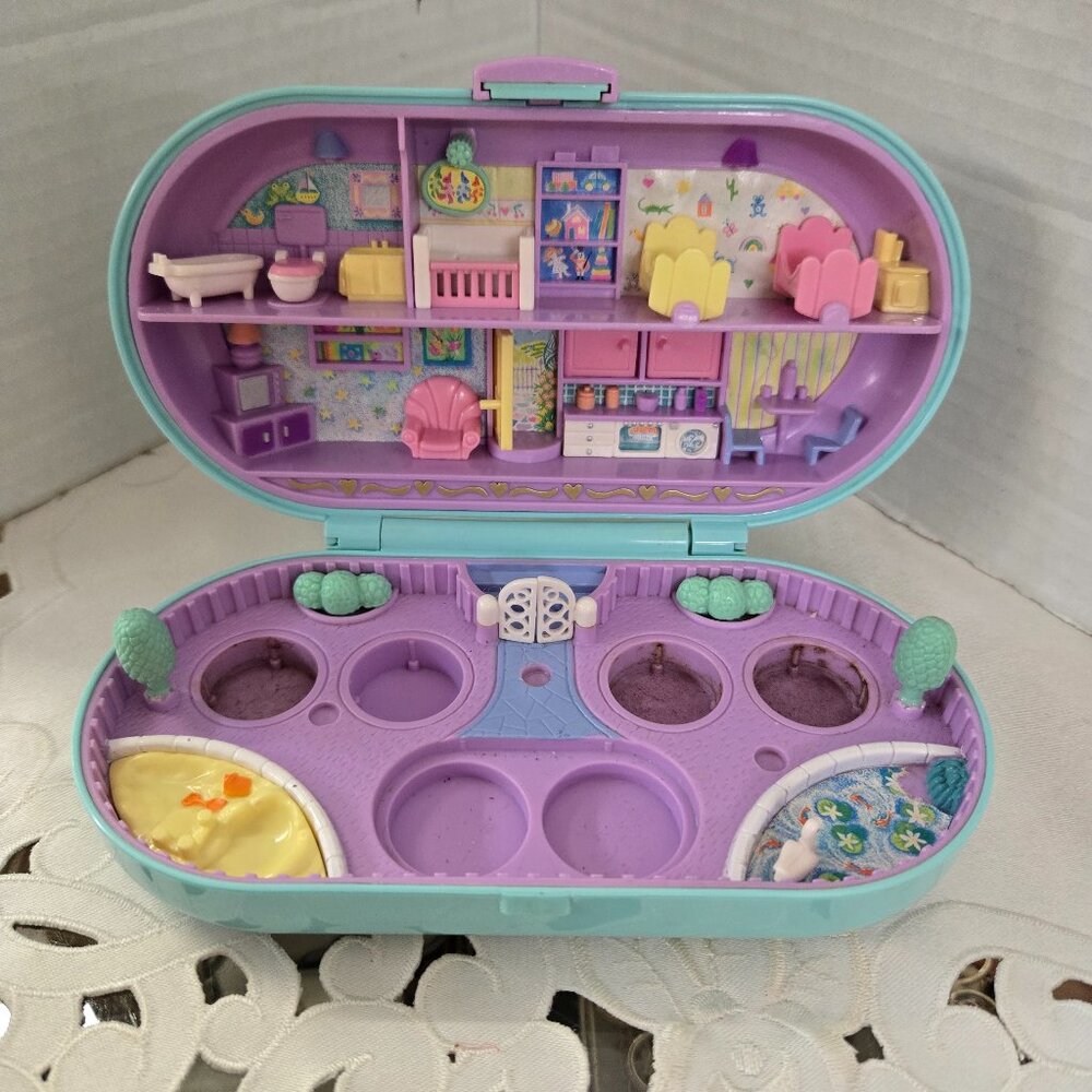 1992 Vintage Bluebird Polly Pocket Babysitters compact as is